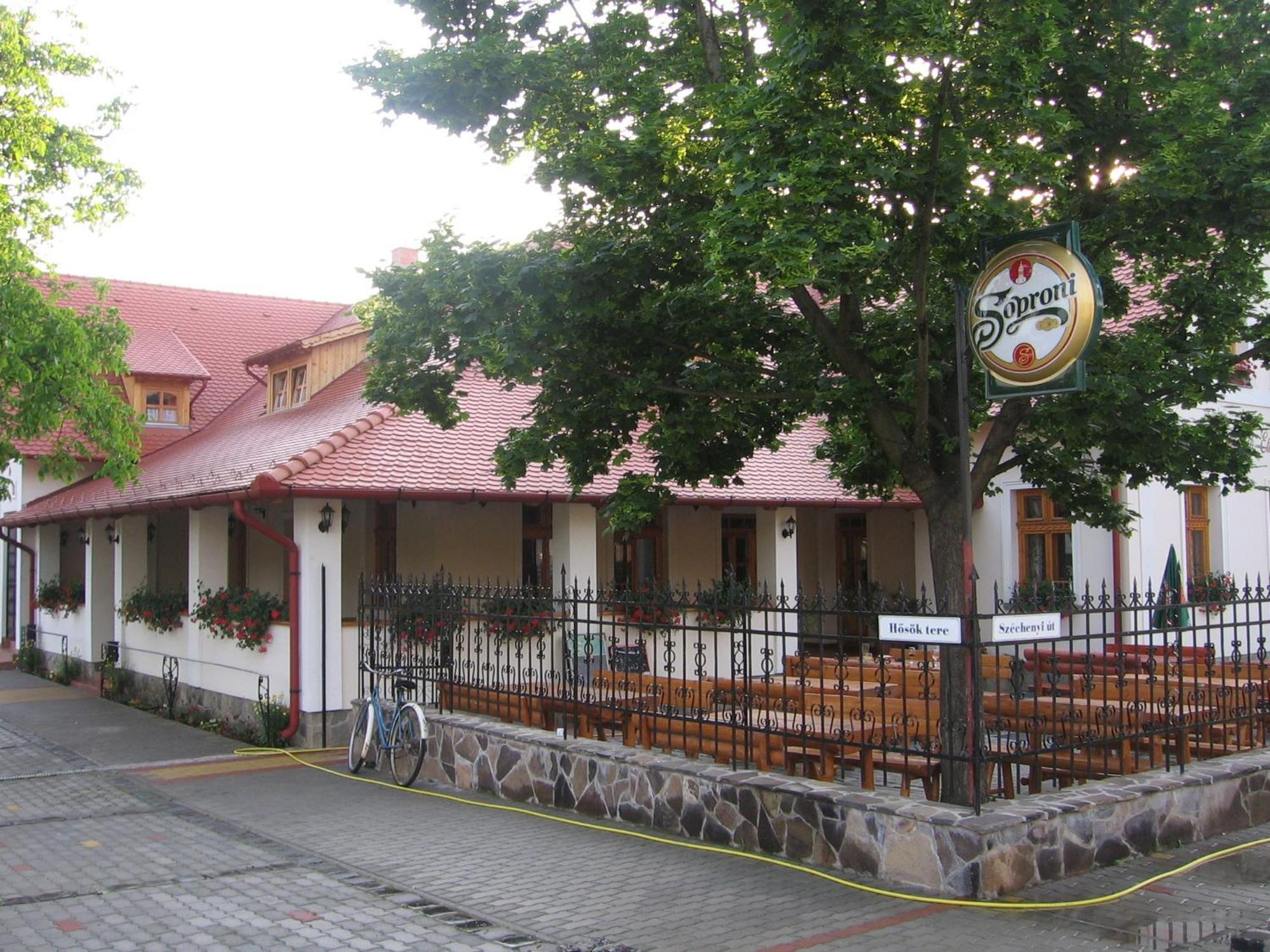 Hotel Rácz Fogadó Kisoroszi Exterior foto