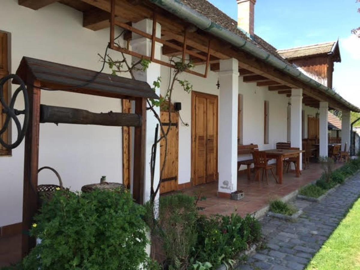Hotel Rácz Fogadó Kisoroszi Exterior foto